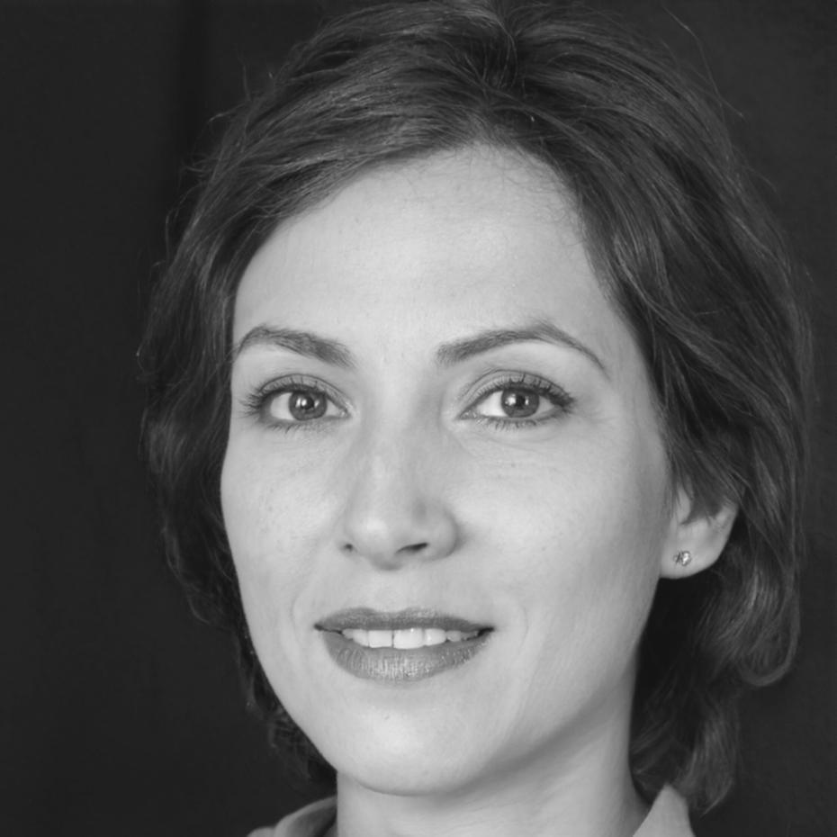 Dr. Emma Thompson, Behavioral Finance Researcher